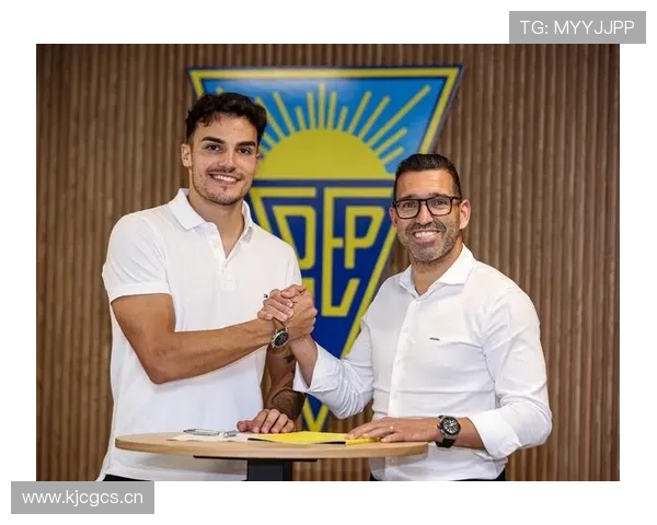 官方宣布泰山签佩德罗阿尔瓦罗